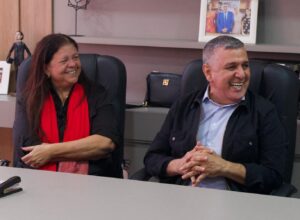 Prefeito Ramon Gidalte recebe visita da deputada federal Laura Carneiro