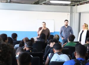 Projeto leva cultura às escolas e impulsiona qualificação da juventude em Rio das Ostras