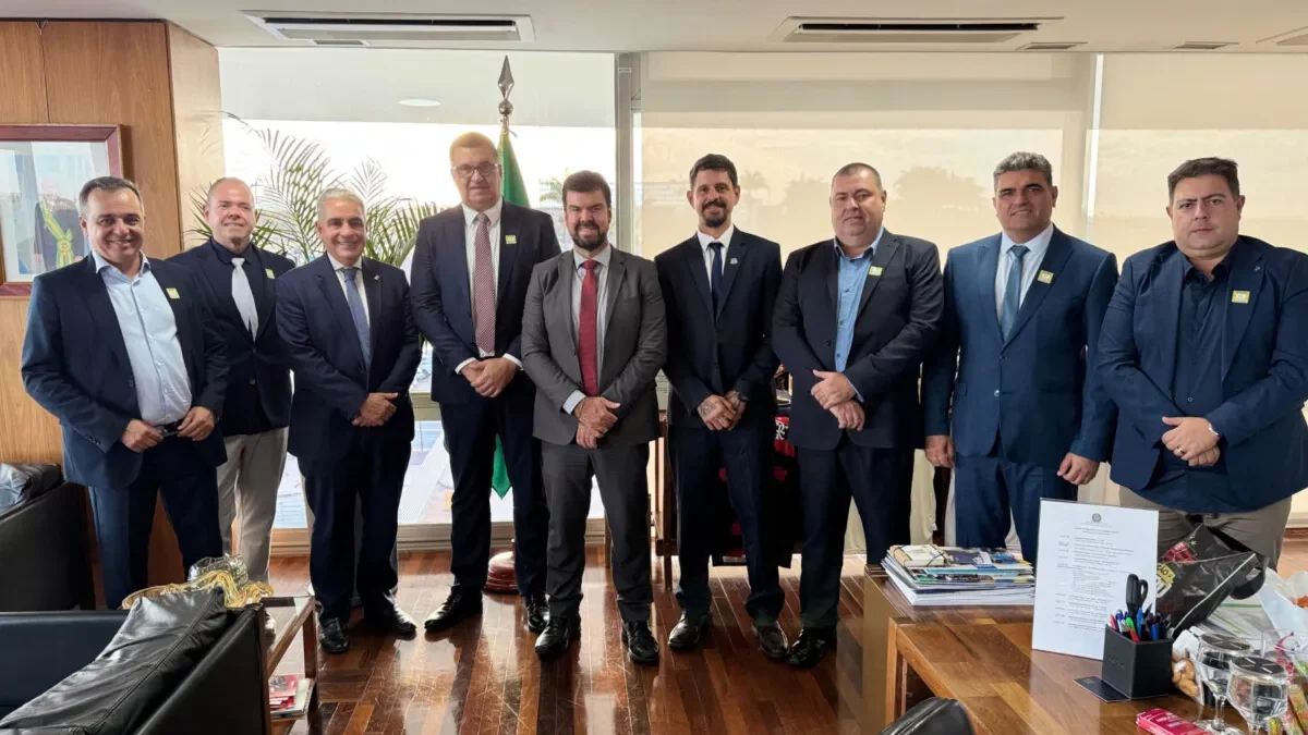 Representantes da Câmara de Macaé se reúnem com autoridades federais em Brasília