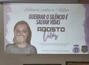 Câmara Municipal de Rio das Ostras recebe palestra do “Agosto Lilás