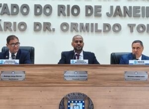Câmara de Rio das Ostras realiza Sessão Solene em homenagem aos ex-vereadores