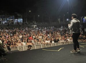 Fé e música marcam os 30 anos de Búzios com Missa Campal e show na Praça Tia Uia