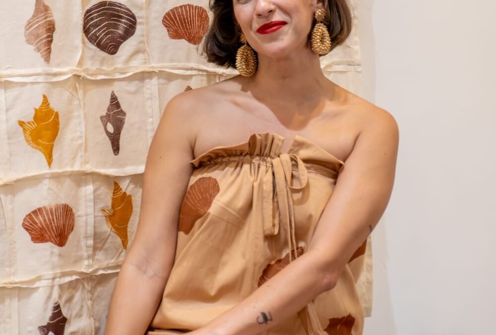Artista transforma lembranças de Rio das Ostras em arte inédita inspirada no Museu Sambaqui