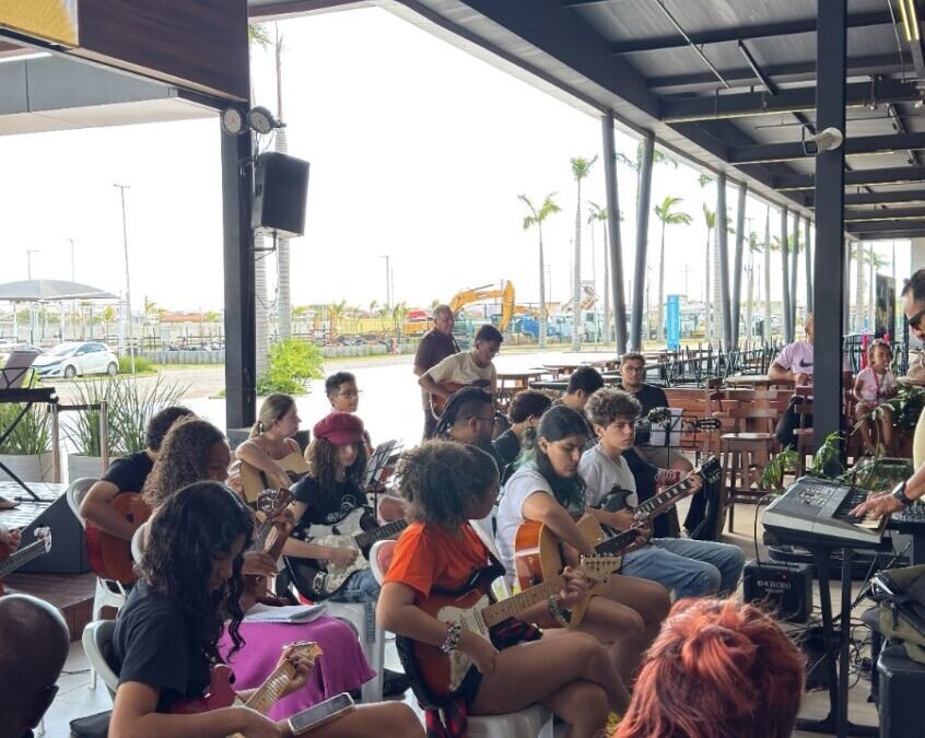 Shopping Plaza Rio das Ostras celebra música nordestina com show especial na Vila Gourmet