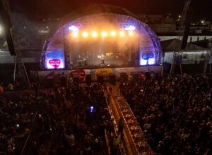 Sesc Verão 2026 leva esporte e cultura a 25 cidades do RJ entre 16/1 e 8/2