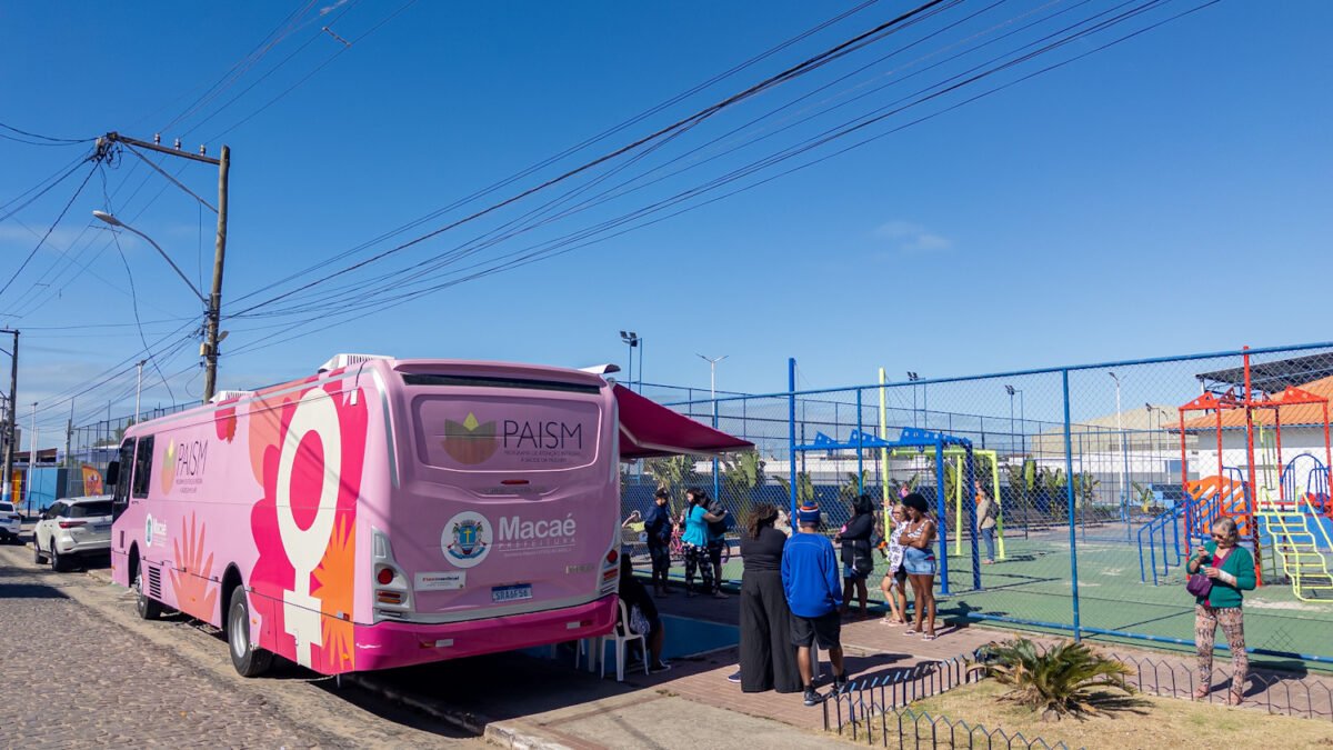 Projeto Ônibus Rosa leva atendimento médico e bem-estar feminino ao Lagomar