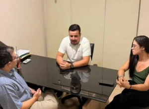 Prefeitura de Casimiro de Abreu firma parceria com a Microlins e expande cursos profissionalizantes em 2026