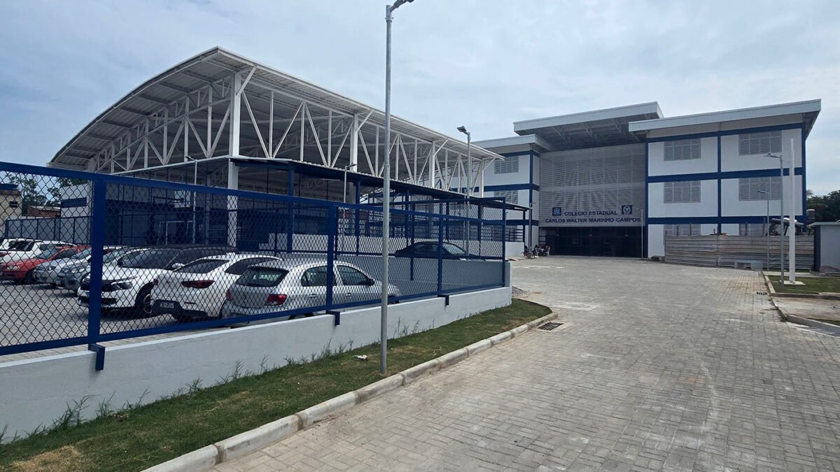 Macaé ganha nova escola e ações de segurança em parceria entre Prefeitura e Estado