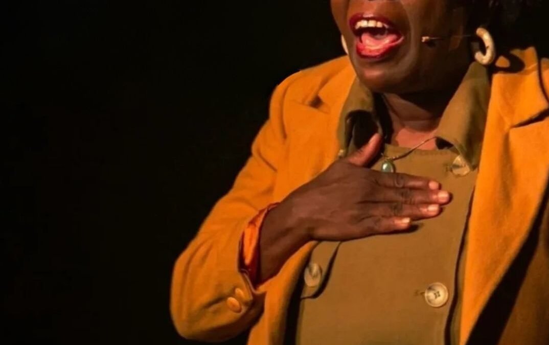 Comédia “Querida Mamãe” abre temporada no Teatro Municipal de Rio das Ostras