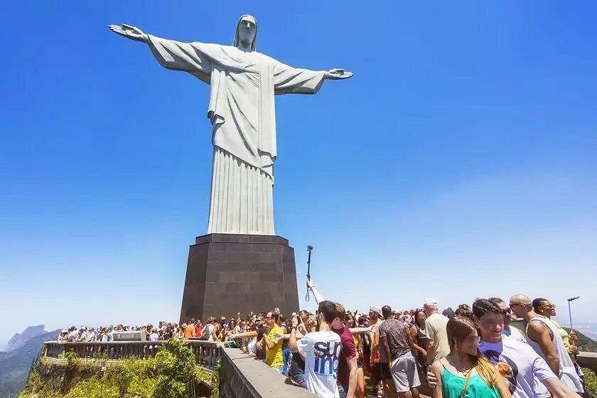 Feriados de Tiradentes e São Jorge impulsionam turismo e elevam consumo no Estado do Rio