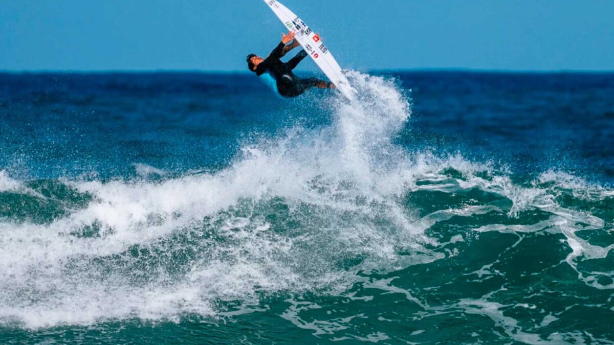 Saquarema recebe a elite do surfe mundial com início do Vivo Rio Pro 2026