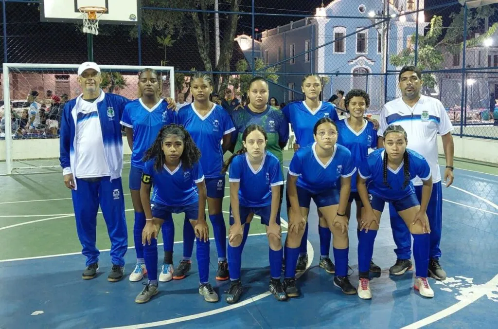 Futsal feminino de Quissamã conquista vice-campeonato em torneio regional