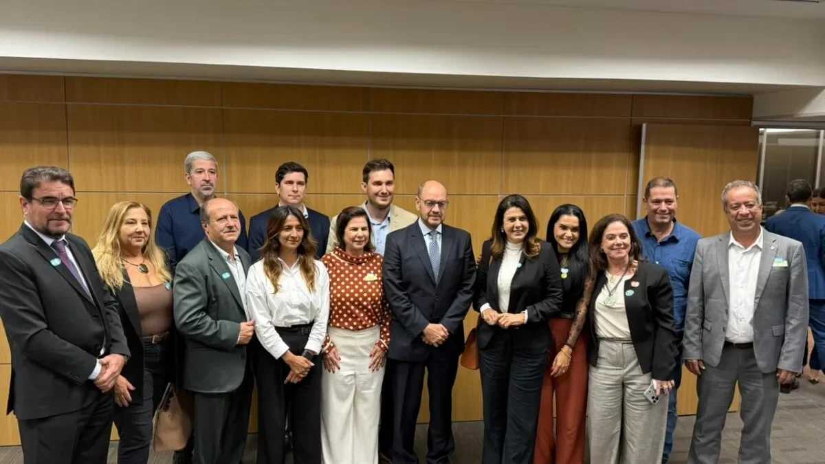Reunião entre o governador em exercício e 11 municípios fluminenses debatem prioridades e novas obras no RJ