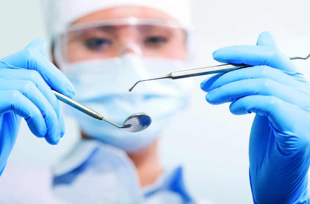 Vigilância Sanitária abre inscrições para capacitação sobre nova legislação da Anvisa voltada a dentistas