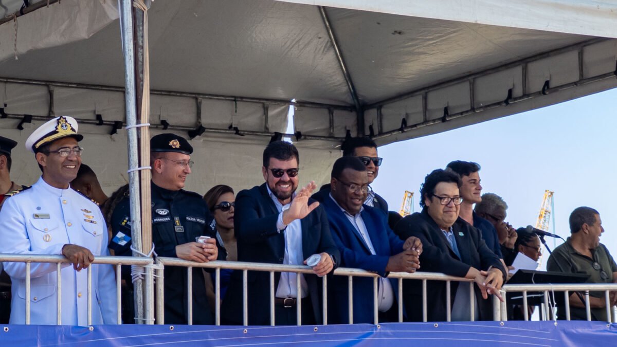Desfile cívico-militar celebra os 213 anos de Macaé