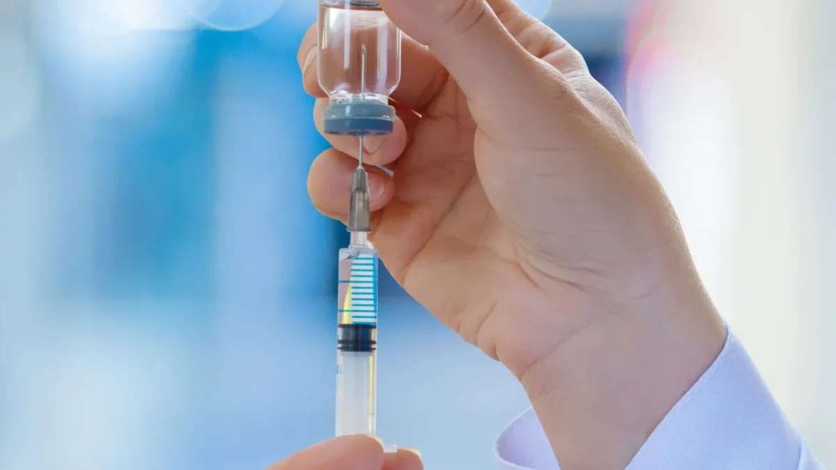 Shopping Plaza Rio das Ostras abre espaço para vacinação gratuita contra Influenza e HPV em agosto
