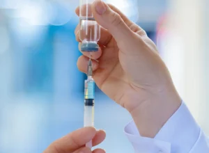 Shopping Plaza Rio das Ostras abre espaço para vacinação gratuita contra Influenza e HPV em agosto