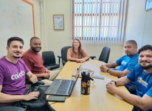 Pesquisador da Universidade de Oxford visita Rio das Ostras para conhecer iniciativas de Governo Digital