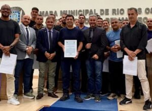 Câmara de Rio das Ostras homenageia iniciativas esportivas no município
