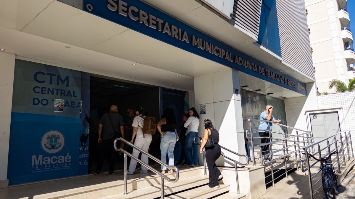 Macaé abre a semana com 996 vagas de emprego disponíveis em 239 cargos